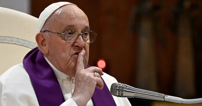 Papa poručio Ukrajini: Ne sramite se pregovora prije nego se stvari pogoršaju