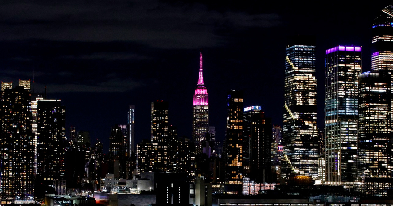 Empire State Building zasjao u ružičastoj boji u čast Dolly Parton