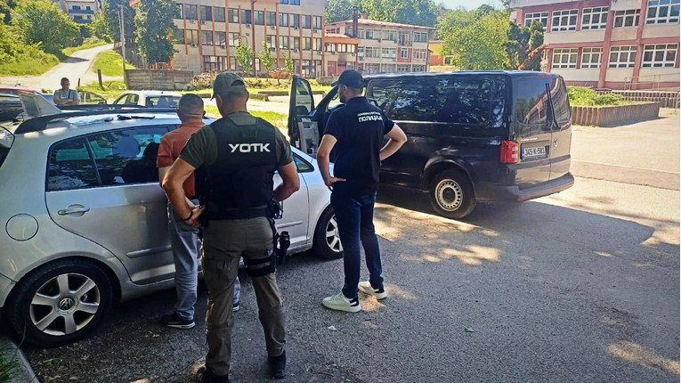 U RS-u zbog mita uhićeni vlasnici autoškola i ispitivači. Vozačke dobivali i nepismeni