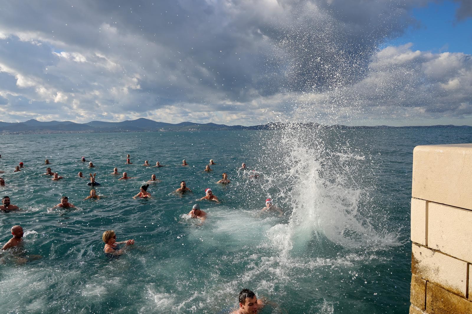 FOTO Nema zime za novogodišnje kupače diljem Hrvatske