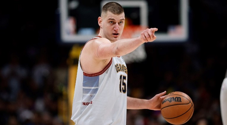 Sjajni Jokić ide prema trećoj MVP nagradi. Na svakoj utakmici nosi poseban predmet 