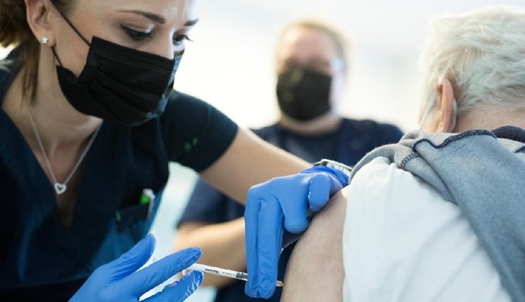 U Hrvatskoj dosad upotrijebljeno 4 milijuna doza, evo koje su nuspojave po cjepivima
