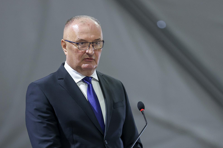 Hrvatski narodni sabor: Skandalozan istup ministra obrane BiH