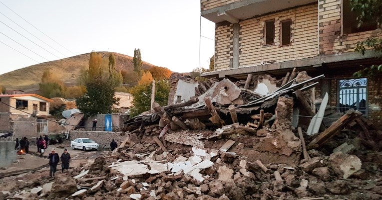 Potres magnitude 5.7 u Iranu, ozlijeđeno najmanje 276 ljudi