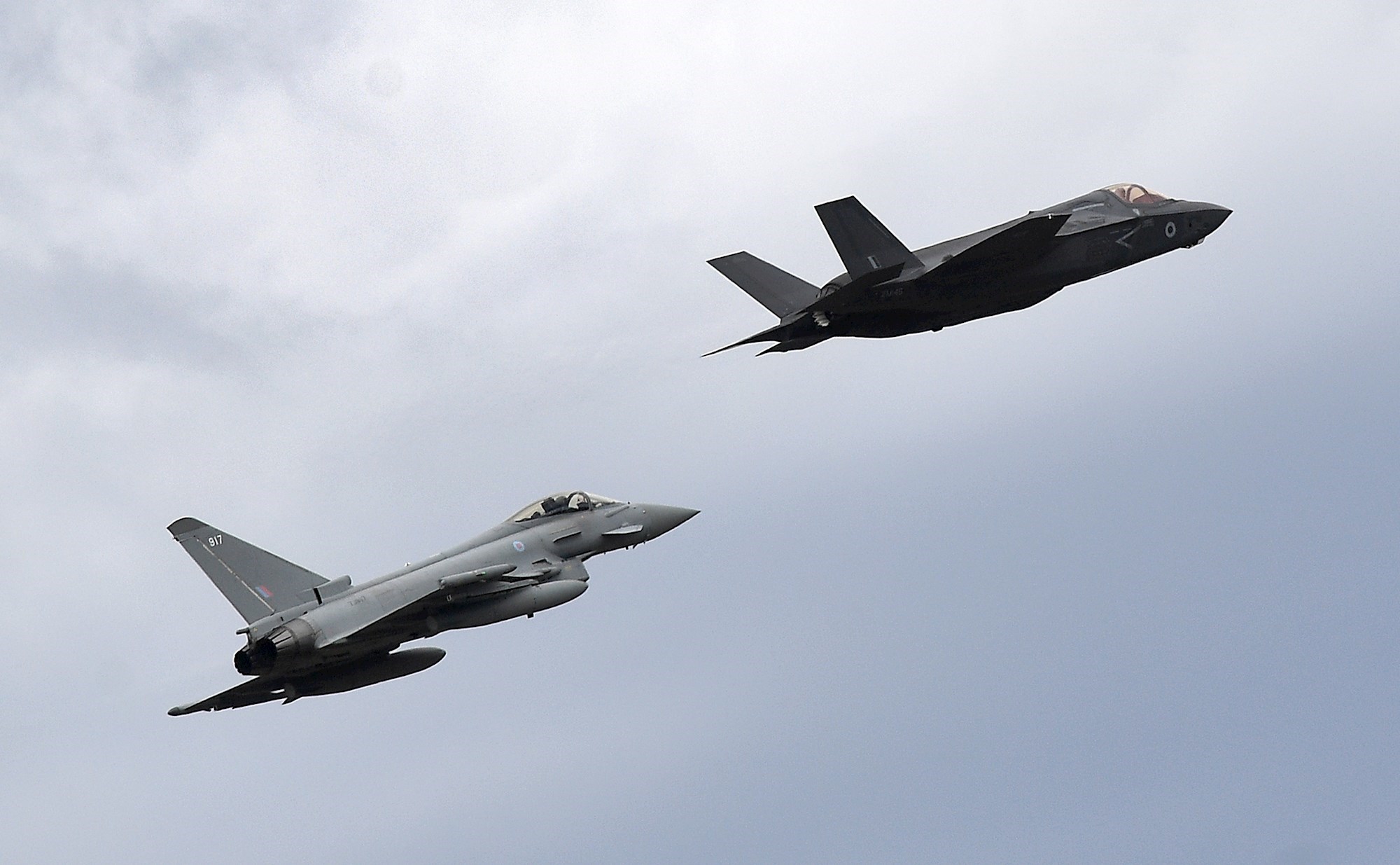 Britanci potvrdili incident na nebu uz granicu NATO-a: Da, presreli smo ruske avione