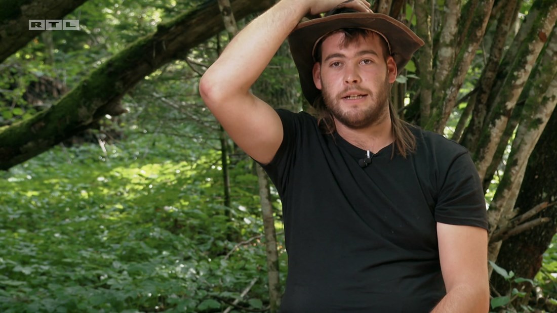 Ivan je novi vođa, Manuelu ostavio u štali još tjedan dana. Ona ga nazvala dvoličnim