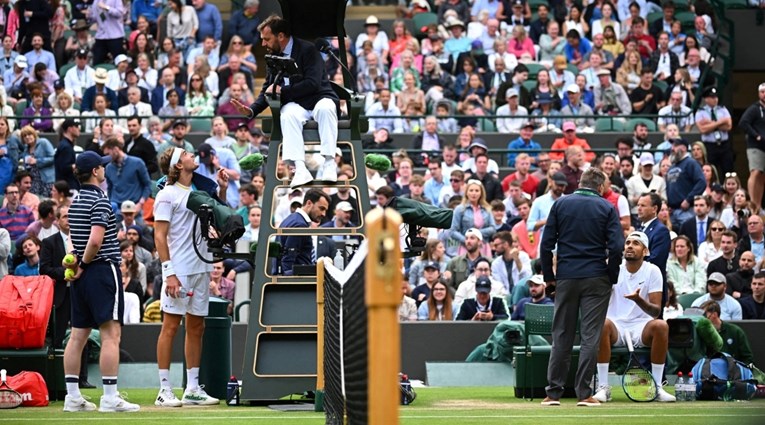 Tsitsipas se brani nakon Netflixove serije: To što sam rekao za Kyrgiosa nije rasizam