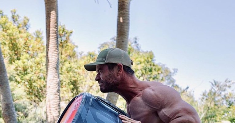 Chris Hemsworth objavio snimku s brutalnog treninga koji ga priprema za novog Thora