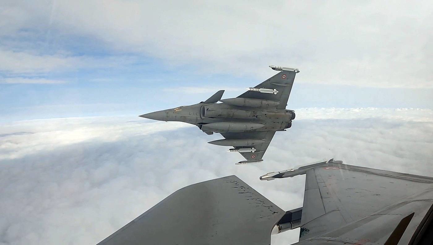 Francuski borbeni avion Dassault Rafale B, opremljen za zračne borbe, na nepoznatoj lokaciji u poljskom zračnom prostoru tijekom vježbe u sklopu NATO-ove operacije "Istočna straža"