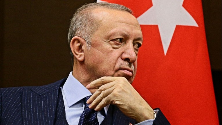 Erdogan poručio Putinu da ne priznaje korake poduzete protiv Ukrajine