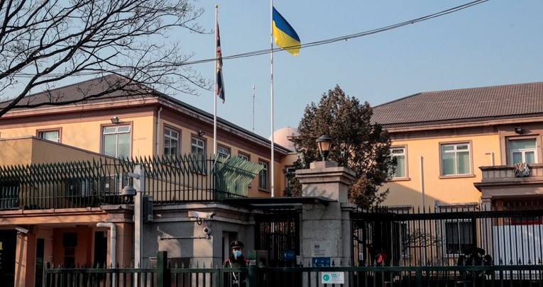 Kina poziva strane misije da uklone propagandu sa zgrada. Misle na ukrajinske zastave