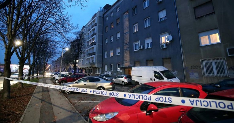 VIDEO Eksplozija u stanu u Zagrebu. Vatrogasci iz gorućeg stana spasili ženu