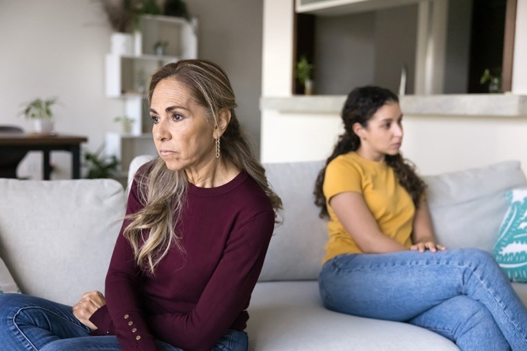 Terapeuti mole da ovih 5 fraza nikada ne govorite toksičnim roditeljima