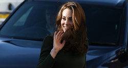 Kate Middleton je dala novo lice staroj haljini pomoću jednog modnog dodatka