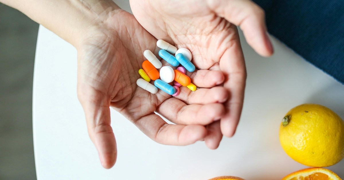 Liječnici: Starije žene trebaju prestati uzimati 3 dodatka, mogu poremetiti hormone