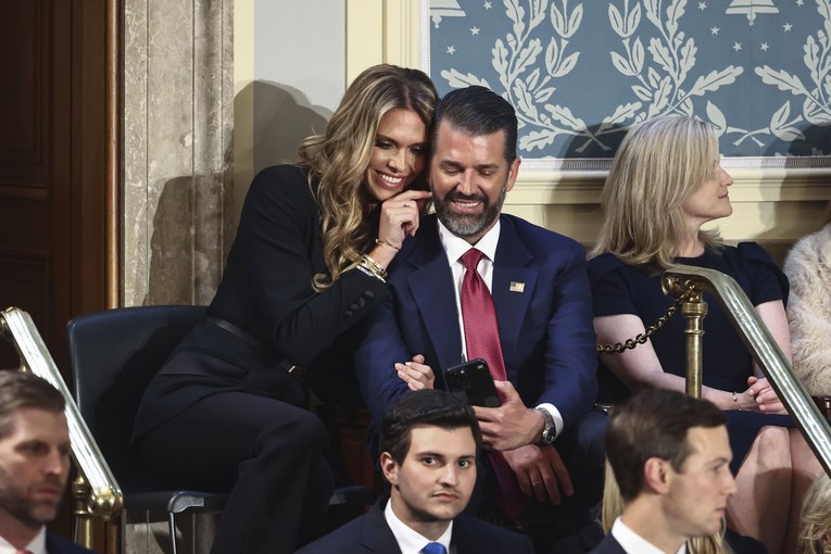 Donald Trump Jr. i Bettina Anderson vjenčat će se na privatnom otoku