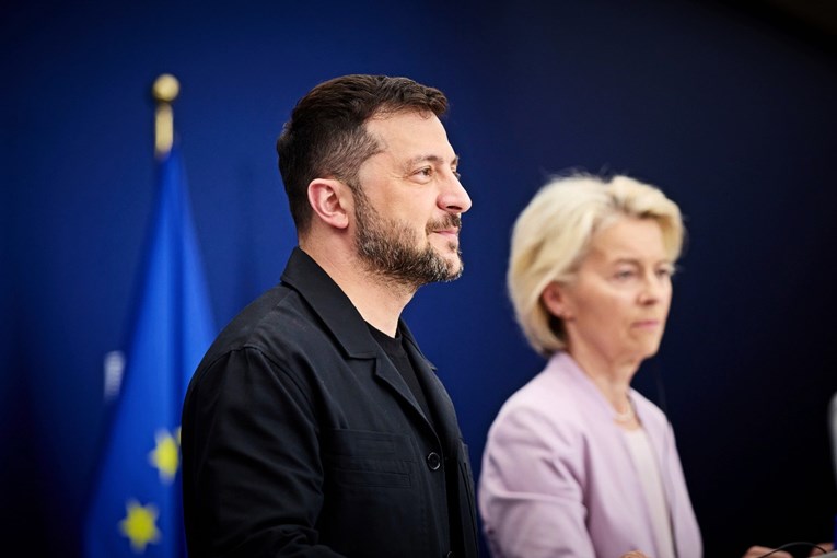 Zelenski: Pregovori mogu početi na crti bojišnice, ustav brani predaju teritorija