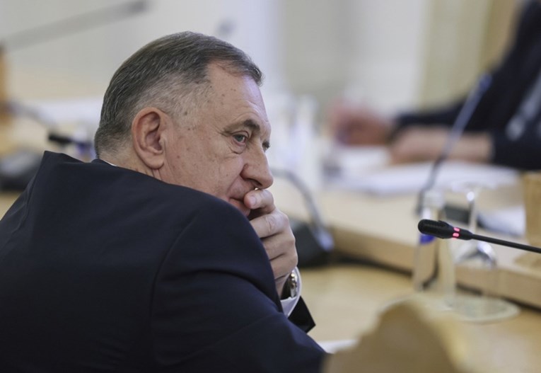 Zašto je Trump ukinuo sankcije Dodiku?