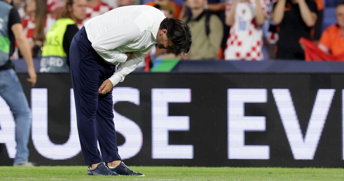 Dalić je nakon utakmice stao na centar i poklonio se navijačima