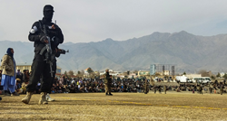 Talibani na stadionu javno bičevali 49 muškaraca i 14 žena