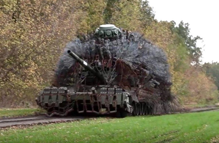 VIDEO Ukrajina se rugala ruskim "dlakavim" tenkovima. Sad gradi svoje