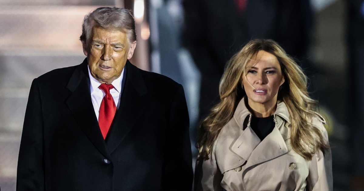 Ljudi primijetili "uvredljiv" detalj s dočeka Donalda i Melanije Trump u UK