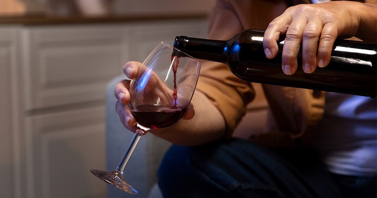 Srušen popularni mit da je malo vina dobro za zdravlje