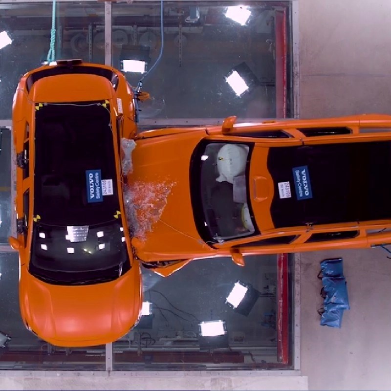 VIDEO Ovako izgleda kad se sudare najveći i najmanji Volvo