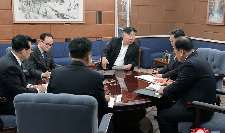 Sjeverna Koreja naglo smijenila jednog od najmoćnijih ljudi u zemlji