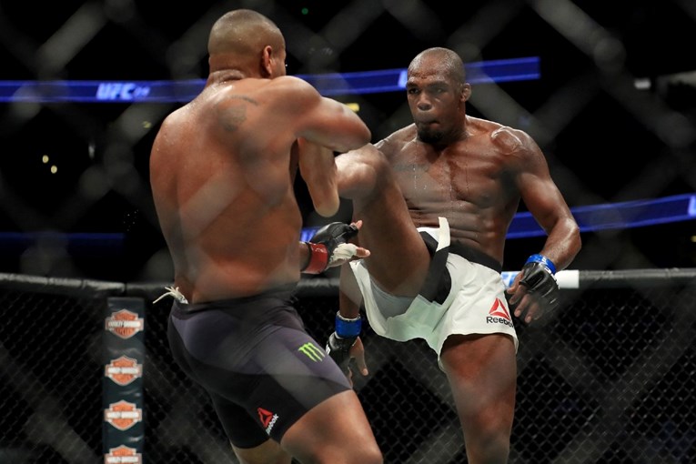 Jones žestoko izvrijeđao najvećeg rivala nakon snimanja realityja: On je š**ak