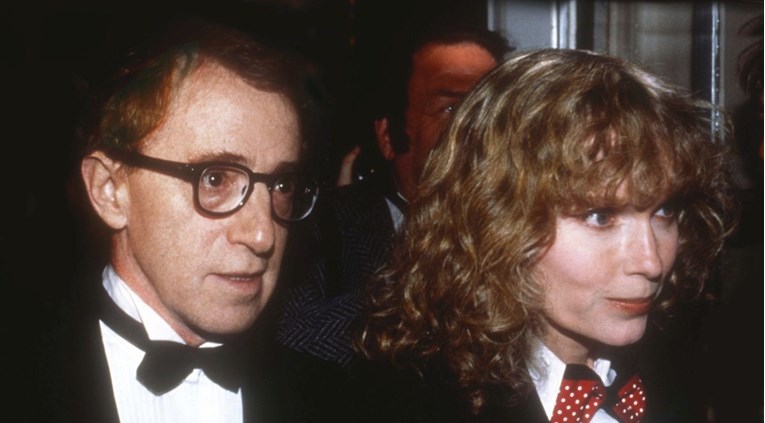 Mia Farrow: Woody Allen je Soon Yi snimao golu, a s Dylan (7) je spavao u krevetu