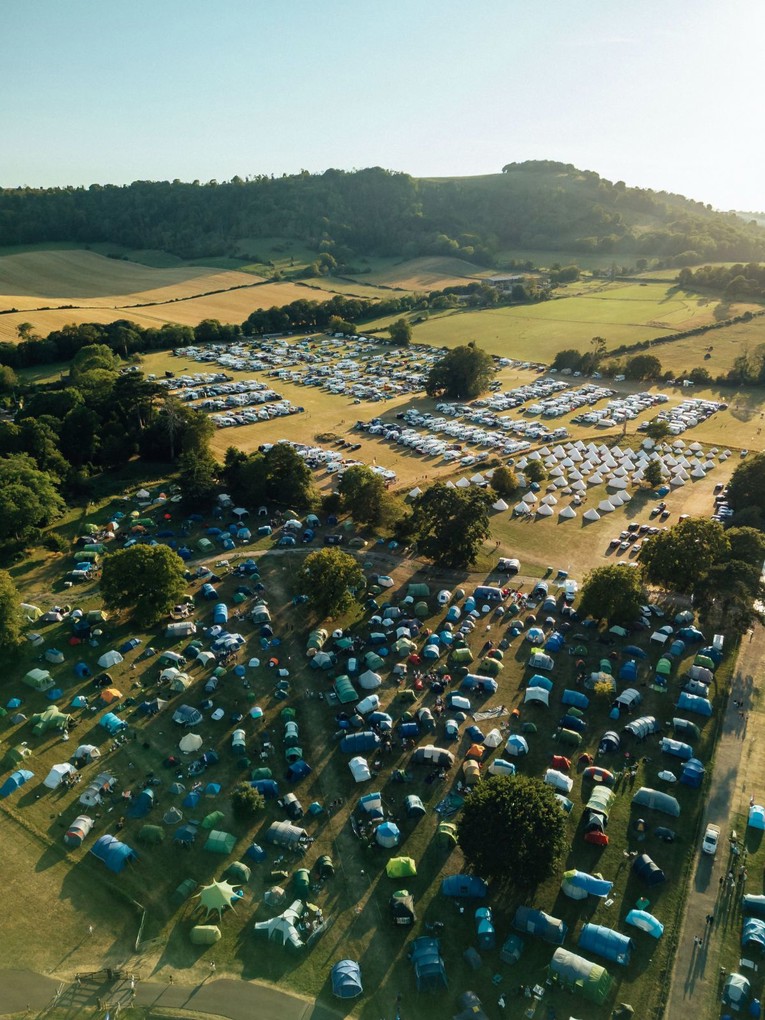 Srušio se znak na najvećem kršćanskom festivalu u Britaniji. Šest ozlijeđenih