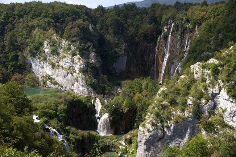 Milijuni eura za Plitvička jezera i Krku, obnavljat će se sedrene barijere