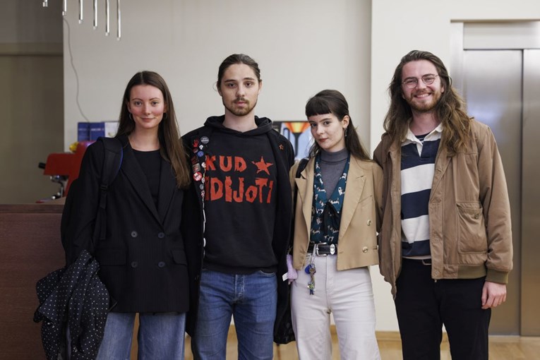 Studenti iz Novog Sada govorili u Dubrovniku. "Želimo da se vlast u Srbiji mirno preda"