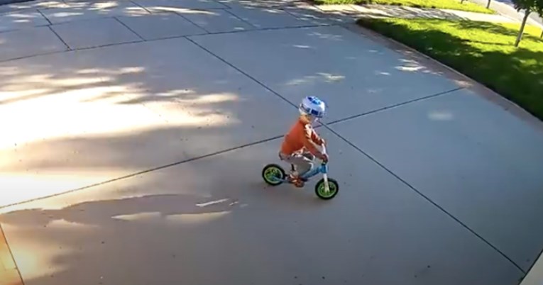Dječak se biciklom vozio čovjeku pred kućom. Evo što je frajer učinio