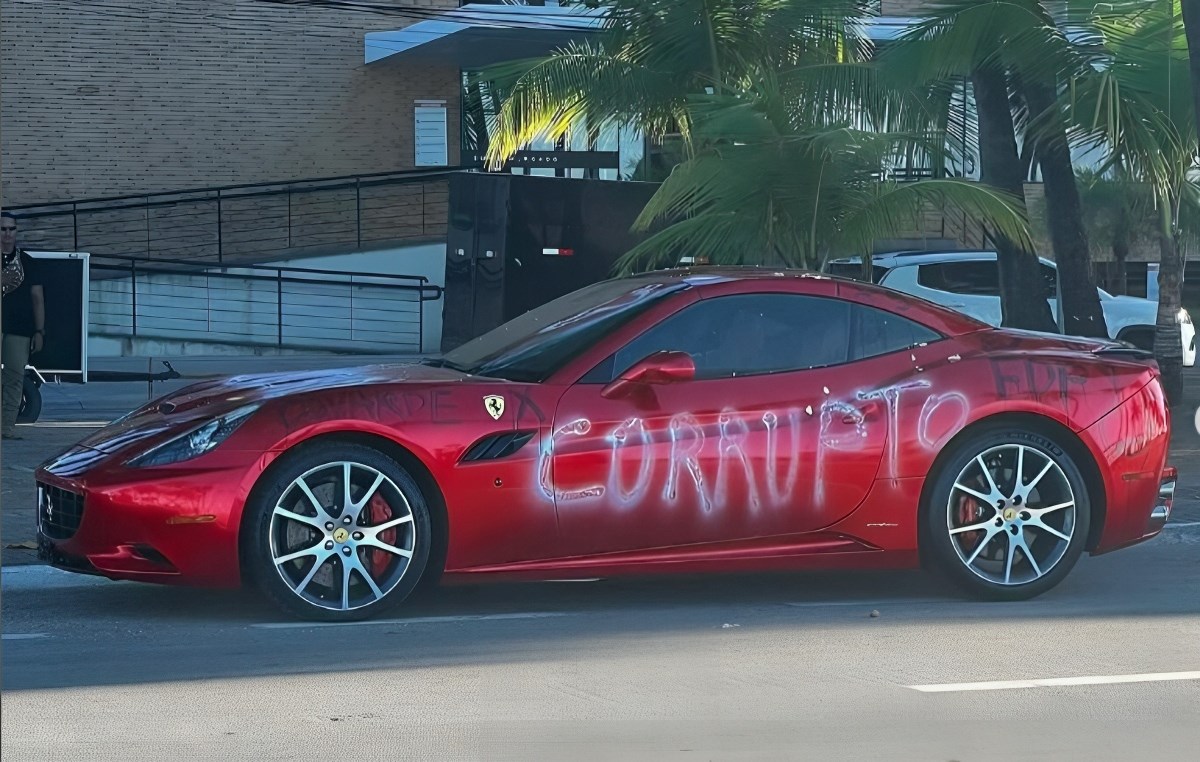Zašto je ovako brutalno išaran Ferrari? Razlog je banalan