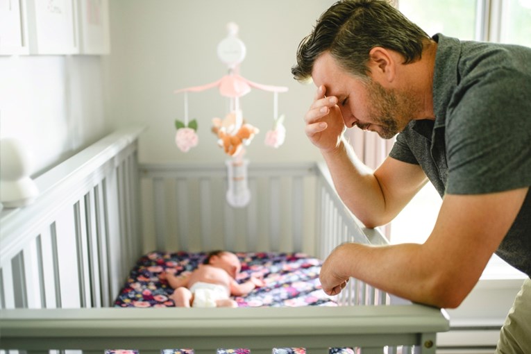 Postporođajni poremećaji raspoloženja ne pogađaju samo majke