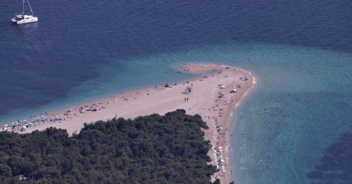 FOTO Ovako iz zraka izgleda plaža Zlatni rat, vidljiva je promjena oblika