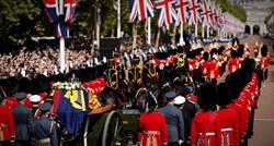 Stotine tisuća Britanaca stoje u redu kako bi odale počast kraljici