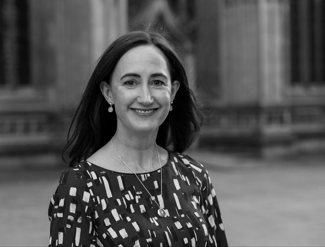 Umrla Sophie Kinsella (55), autorica serijala Šopingholičarka