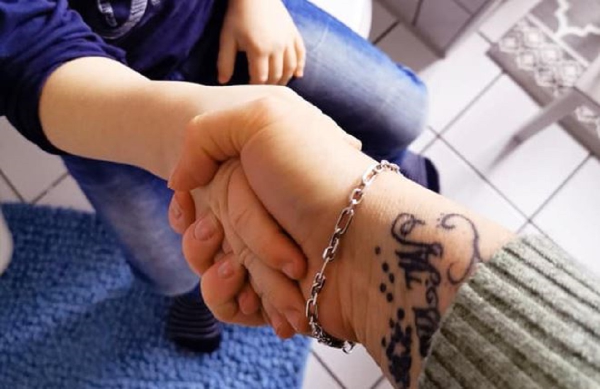 Domišljata mama jednostavnim trikom natjerala sina da temeljito pere ...