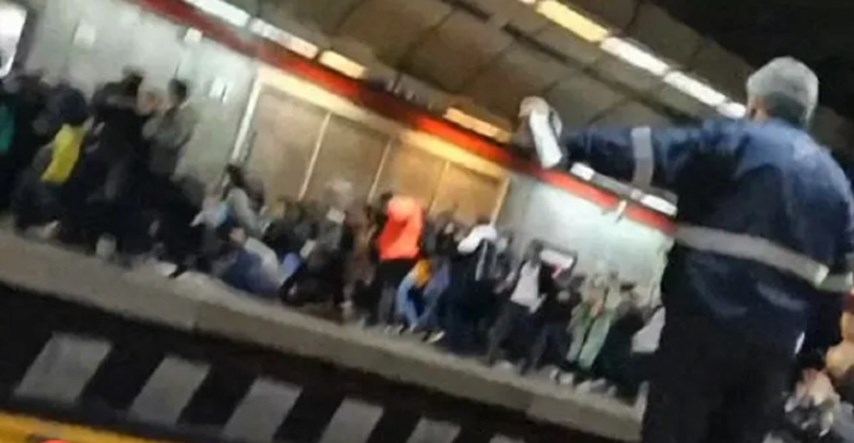 VIDEO Iranski policajci pucali po metrou punom ljudi i tukli žene u vlaku