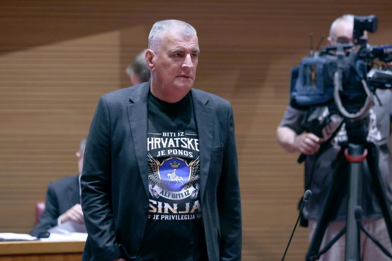 HDZ Sinj Bulju: Ako već govorite o smradu, pogledajte grad kojim upravljate