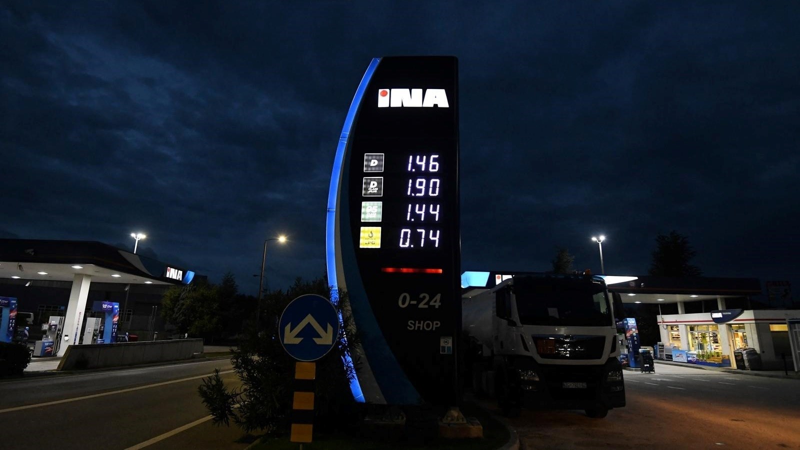 Kakve će cijene goriva sad biti? Ministar najavio promjenu već od ponoći