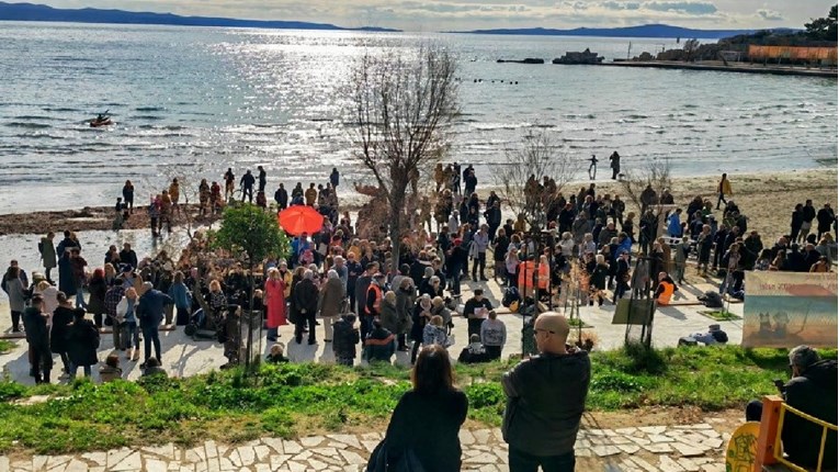 U Splitu i Opatiji prosvjedi protiv Zakona o pomorskom dobru: "Samo da nas zase*u"