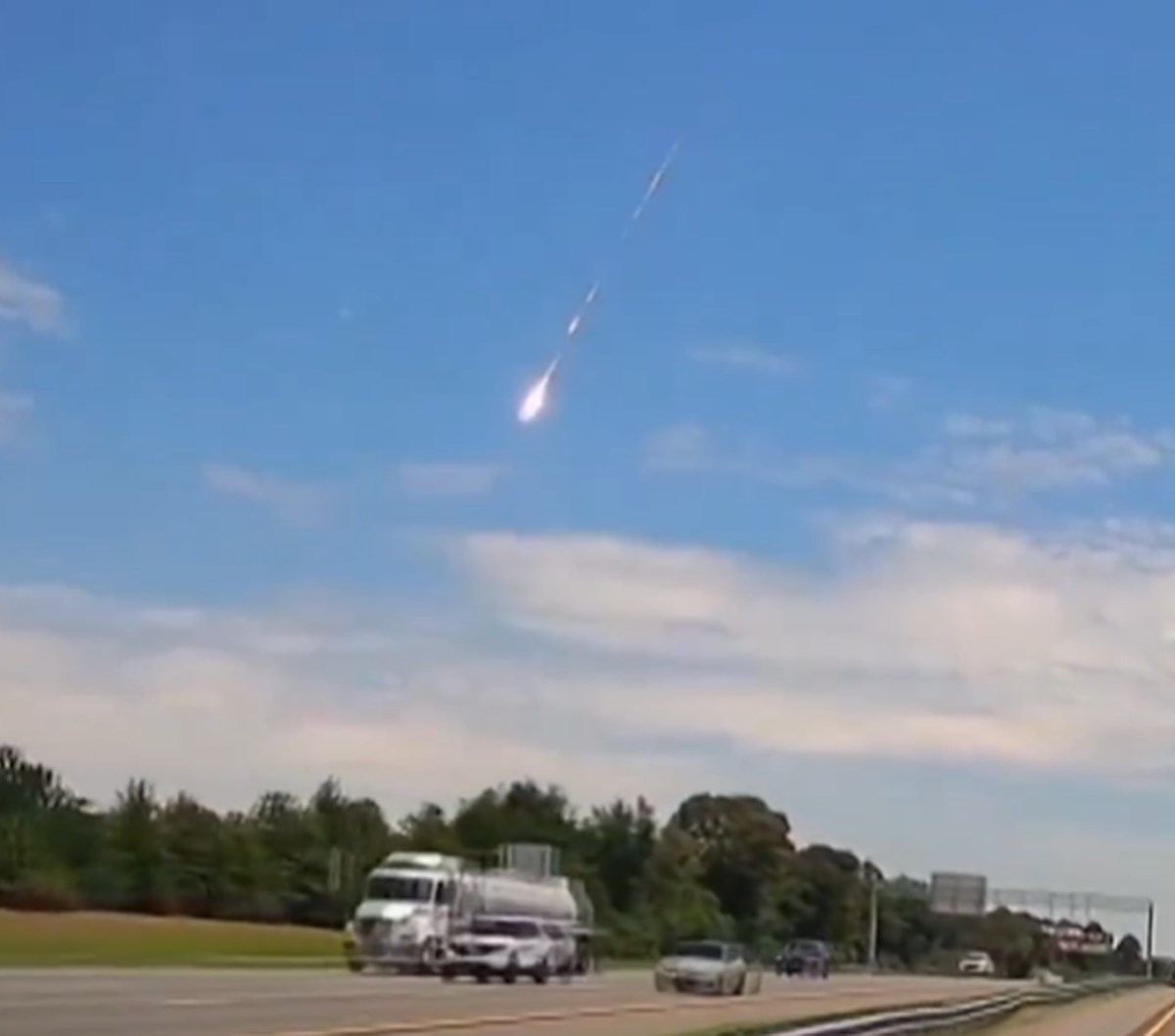 VIDEO Meteorit pao na kuću u SAD-u. Znanstvenici: Stariji je od Zemlje