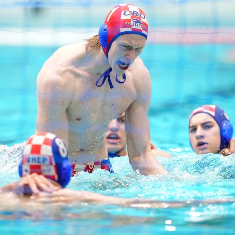 Mladi hrvatski vaterpolisti velikom pobjedom otvorili Svjetsko prvenstvo