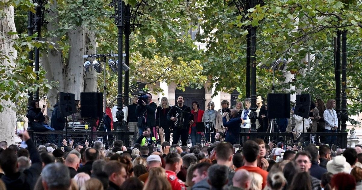 VIDEO Pogledajte kako je Zagreb pjevao u čast Halidu Bešliću