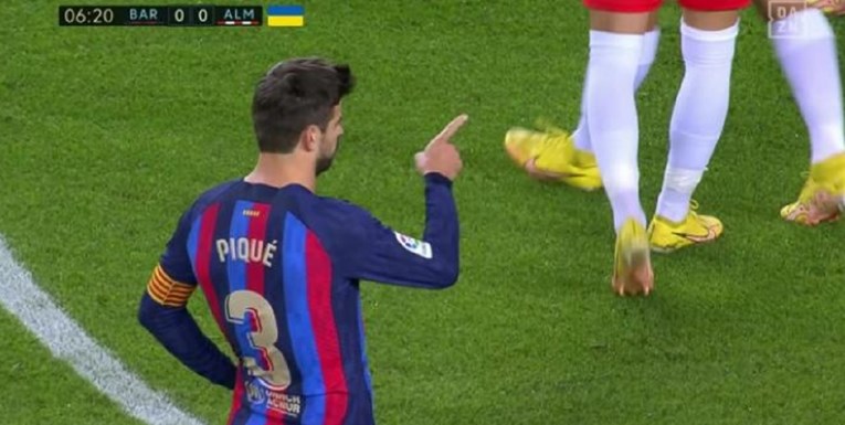 Cijeli Camp Nou je tražio da penal puca Pique. Odbio je i prstom je pozvao izvođača