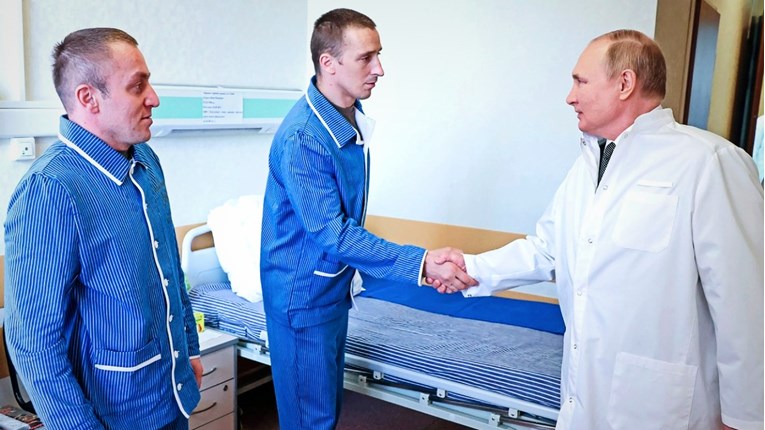 Putin posjetio ranjene ruske vojnike: "Želiš se vratiti u Ukrajinu? Naravno da hoćeš"